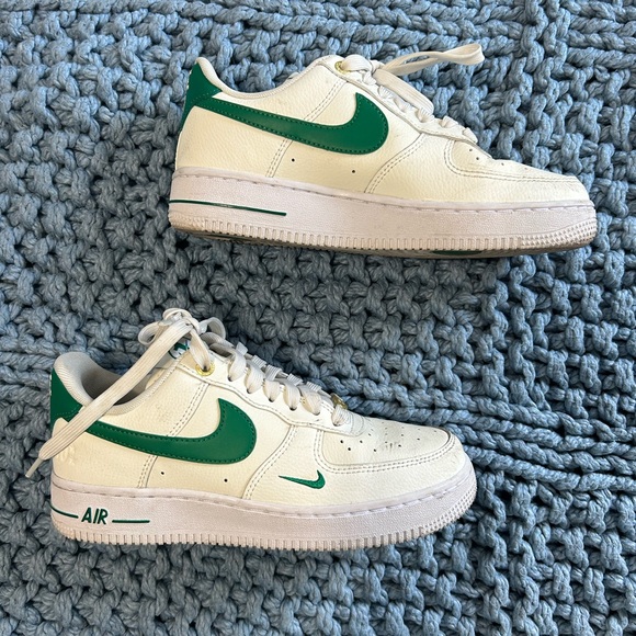 Nike dunks green size 6 - Picture 1 of 1